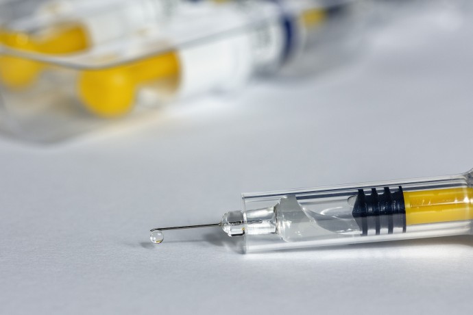 Саратовцам следует опасаться мошенников с вакцинами