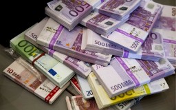 Финансист Артём Тузов рассказал, когда следует покупать валюту и как на этом заработать