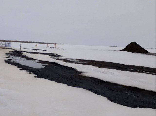 В Саратовской области прорвало нефтепровод